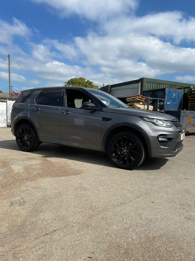 Range Rover after alloy refurbishment